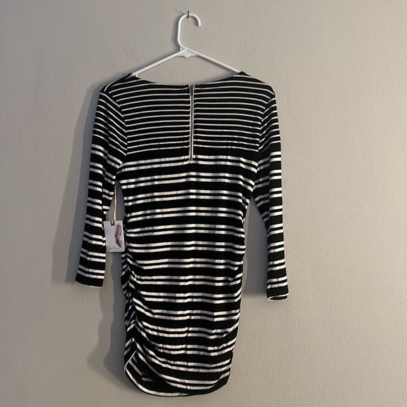 NWT Jessica Simpson Maternity Ruched Striped Top - Picture 2 of 4
